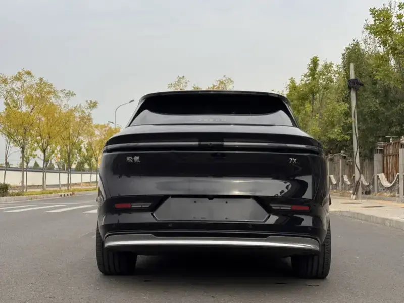 2025 Zeekr 7X с пробегом 15 000 км