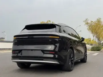 2025 Zeekr 7X с пробегом 15 000 км