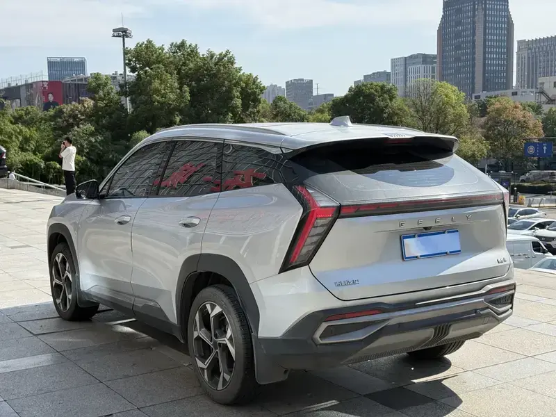 2023 Geely Boyue L с пробегом 60 000 км