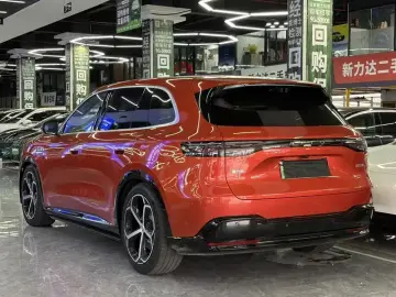 2026 Aito M6 с пробегом 3 000 км