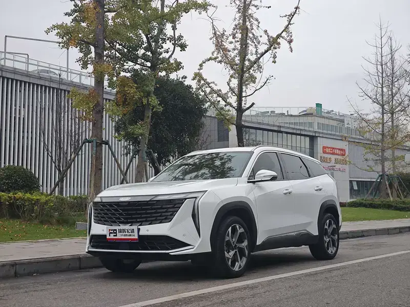 2023 Geely Boyue L с пробегом 69 000 км