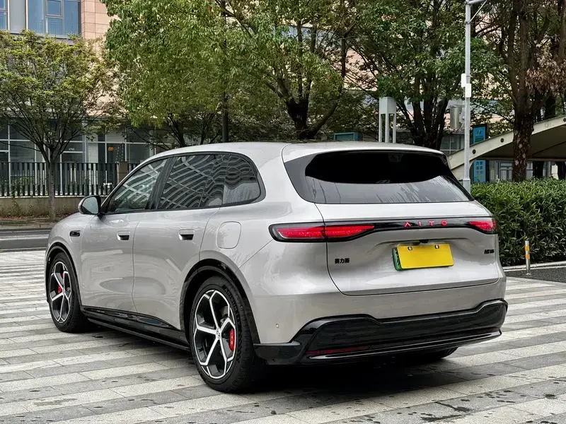 2026 Aito M6 с пробегом 8 000 км