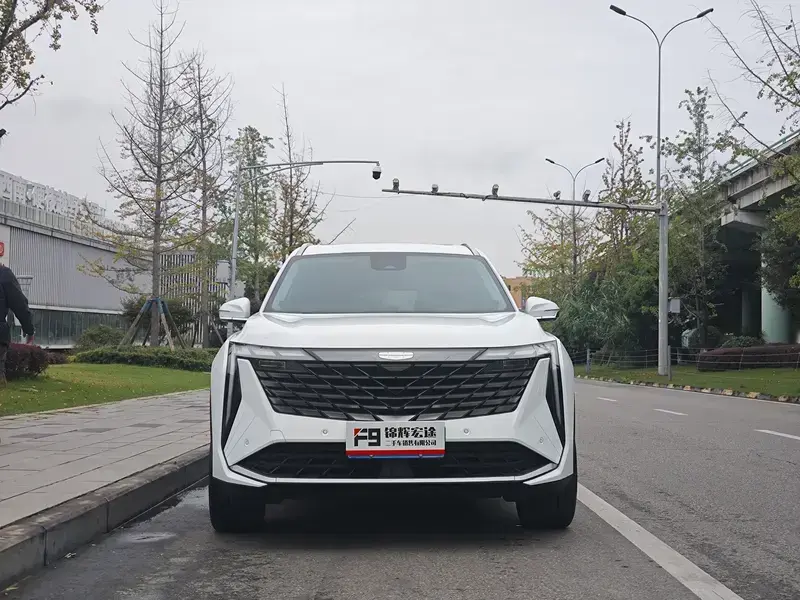 2023 Geely Boyue L с пробегом 69 000 км
