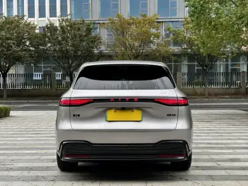 2026 Aito M6 с пробегом 8 000 км