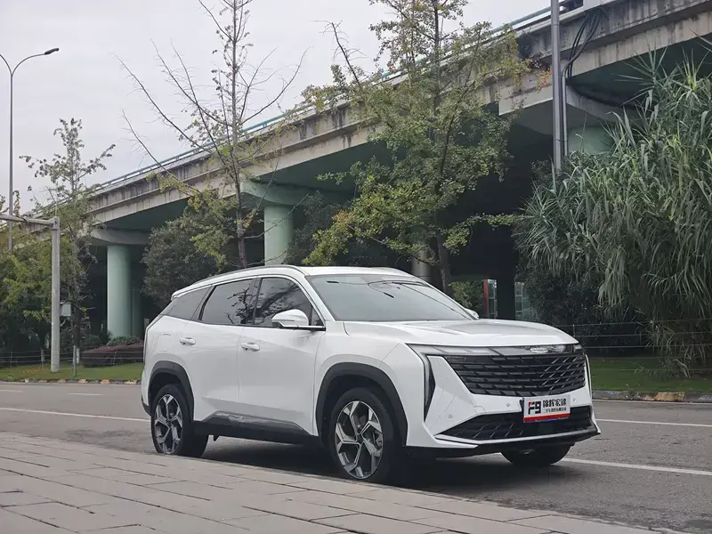 2023 Geely Boyue L с пробегом 69 000 км