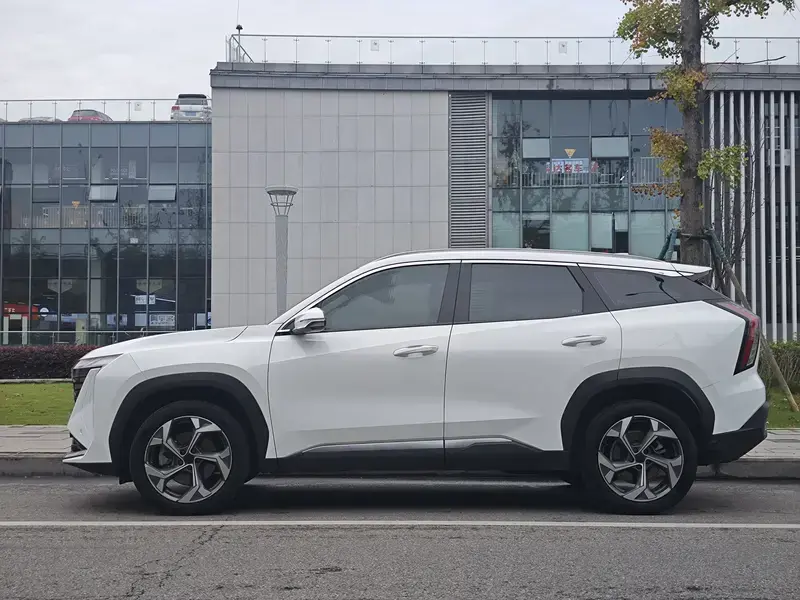 2023 Geely Boyue L с пробегом 69 000 км