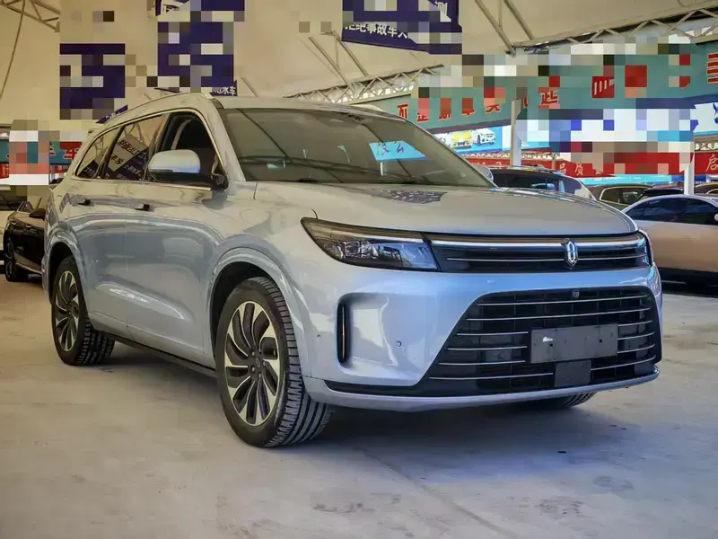 2024 Aito M7 с пробегом 100 000 км