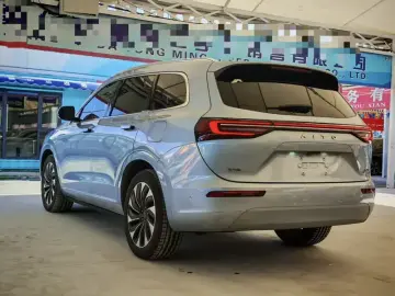 2024 Aito M7 с пробегом 100 000 км