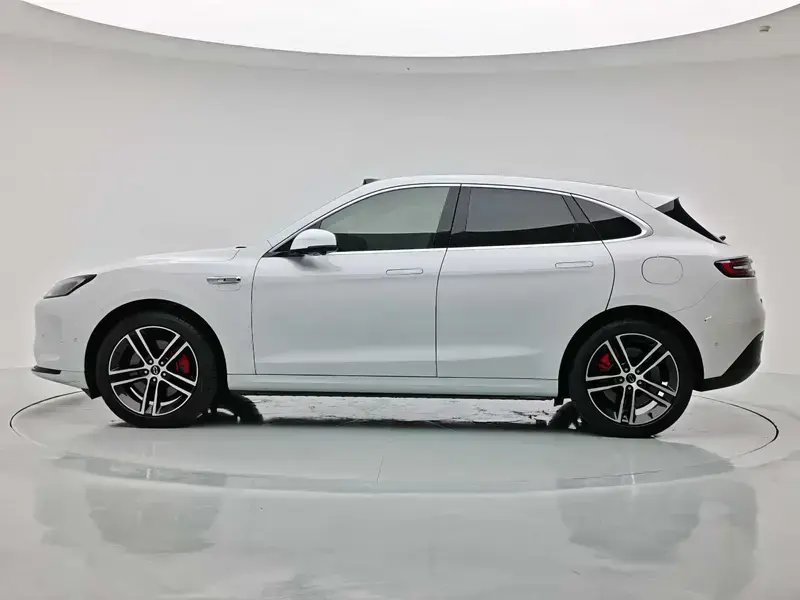 2024 Aito M5 с пробегом 22 400 км
