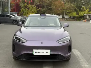2025 Aito M5 с пробегом 15 000 км