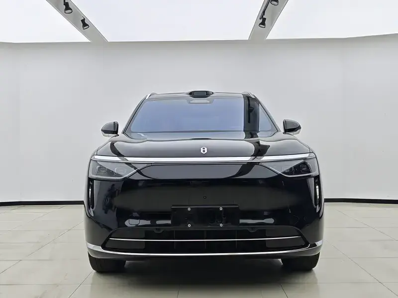 2025 Aito M8 с пробегом 14 000 км