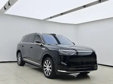 2025 Aito M8 с пробегом 14 000 км
