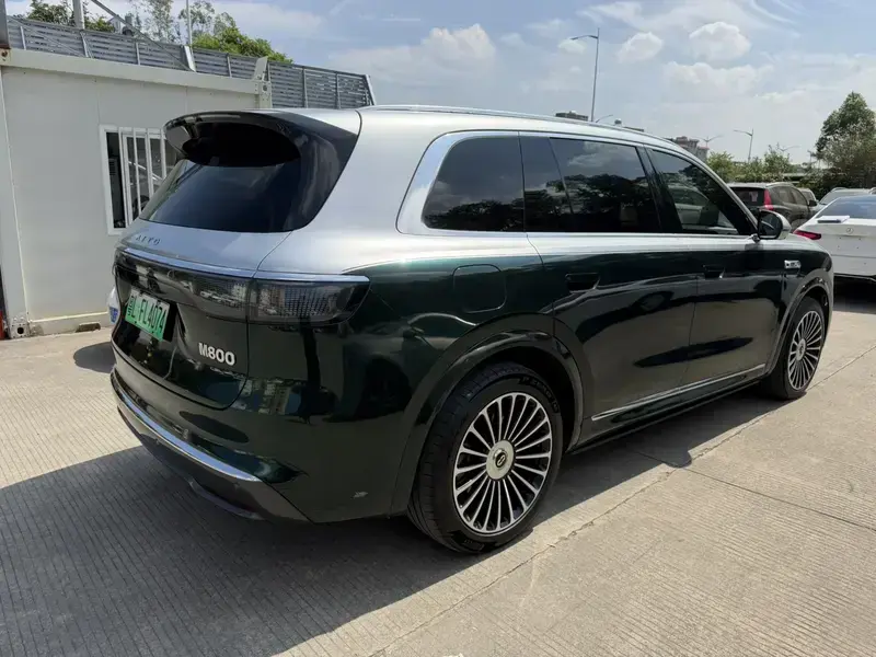 2025 Aito M8 с пробегом 42 000 км