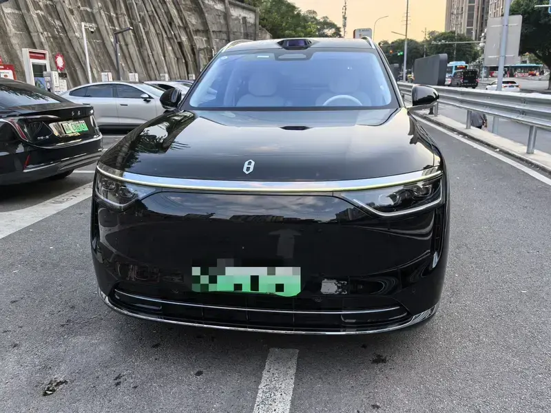 2025 Aito M8 с пробегом 30 000 км