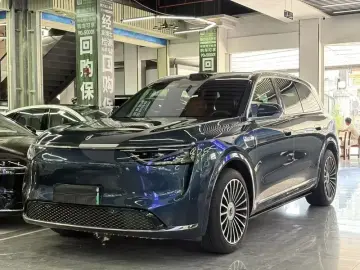 2025 Aito M8 с пробегом 18 000 км