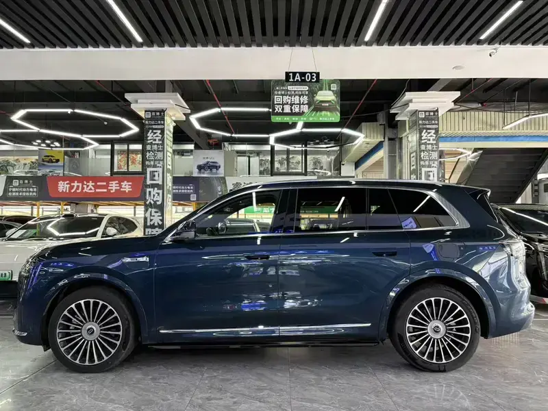 2025 Aito M8 с пробегом 18 000 км