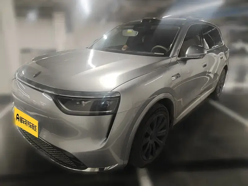 2025 Aito M8 с пробегом 35 800 км