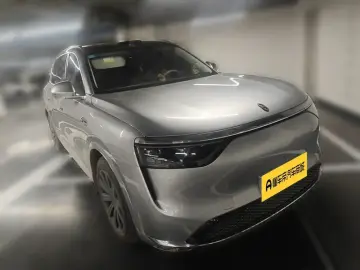 2025 Aito M8 с пробегом 35 800 км