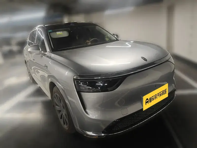 2025 Aito M8 с пробегом 35 800 км