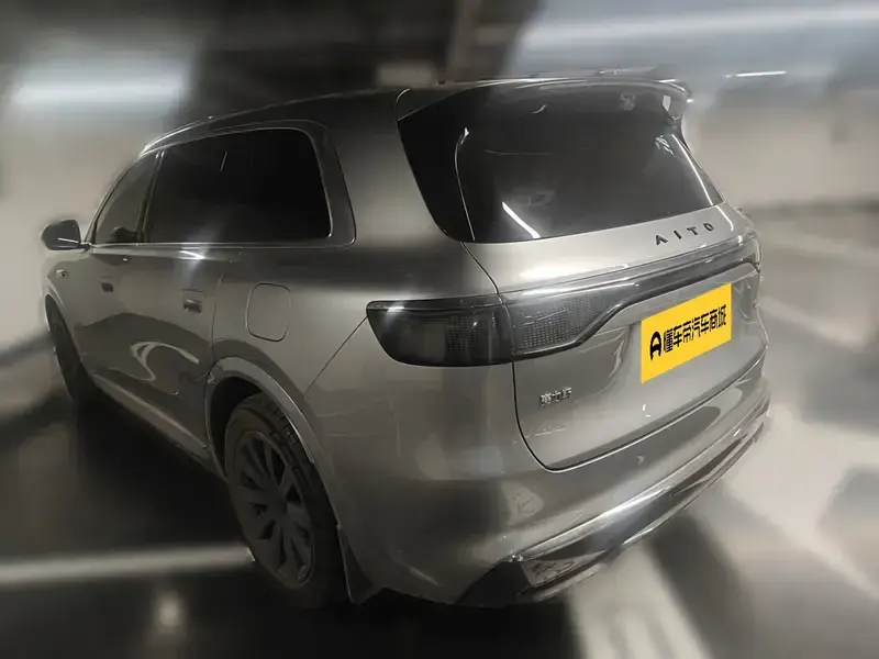 2025 Aito M8 с пробегом 35 800 км