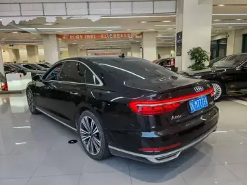 2022 Audi A8 с пробегом 87 000 км