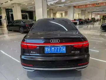 2022 Audi A8 с пробегом 87 000 км