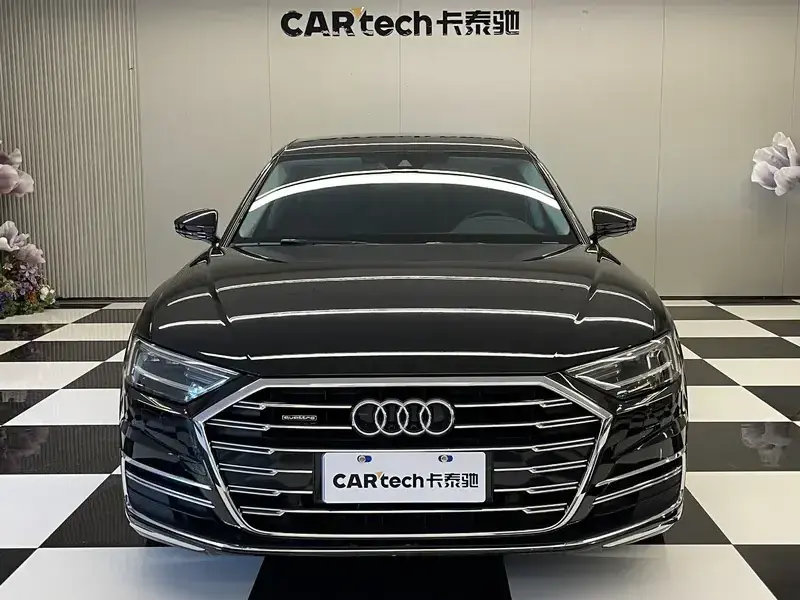 2022 Audi A8 с пробегом 30 500 км