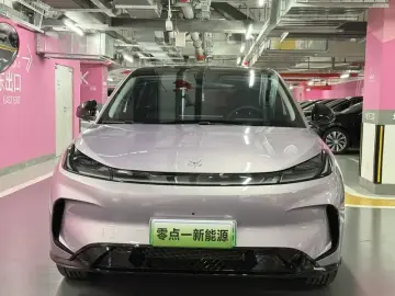 2025 Arcfox T1 с пробегом 2 000 км