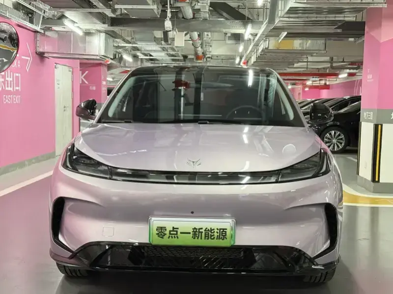 2025 Arcfox T1 с пробегом 2 000 км