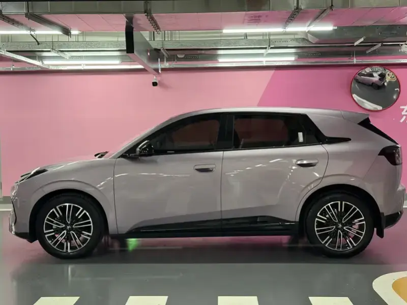 2025 Arcfox T1 с пробегом 2 000 км