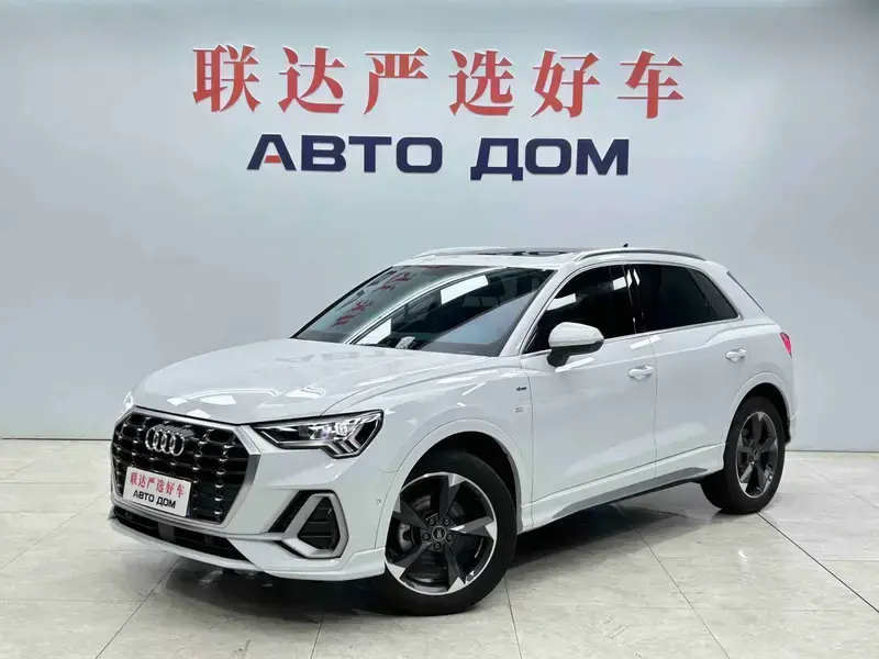 2023 Audi Q3 с пробегом 12 500 км
