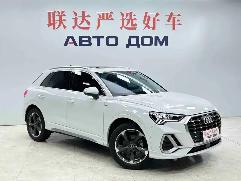 2023 Audi Q3 с пробегом 12 500 км