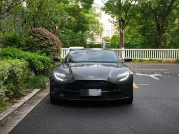 2019 Aston Martin DB11 с пробегом 68 000 км