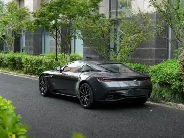 2019 Aston Martin DB11 с пробегом 68 000 км