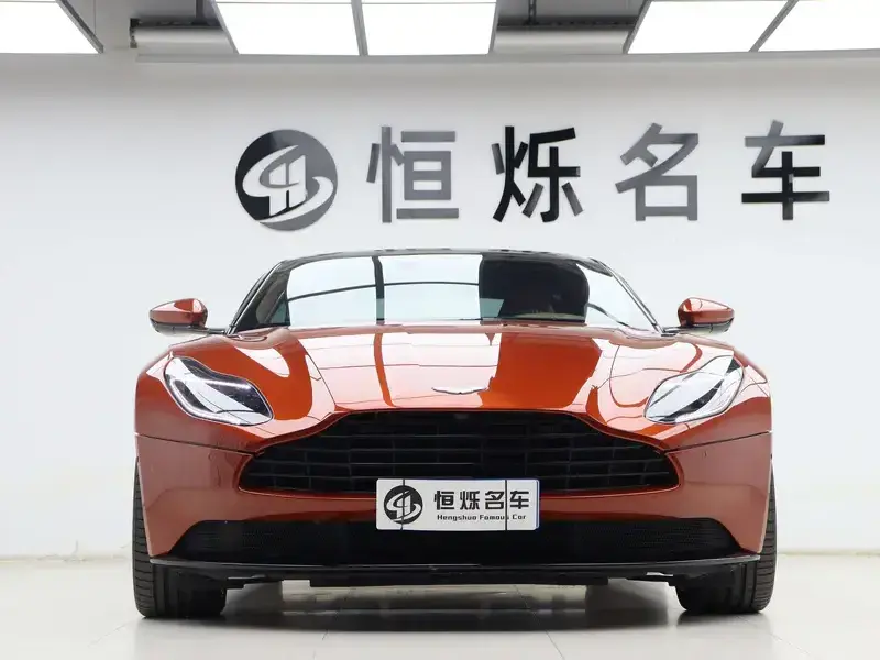2020 Aston Martin DB11 с пробегом 29 800 км