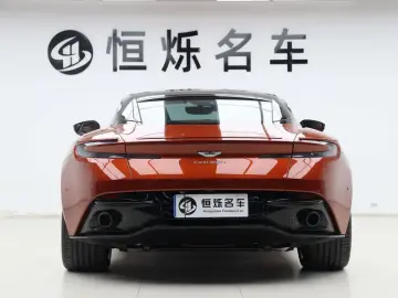 2020 Aston Martin DB11 с пробегом 29 800 км