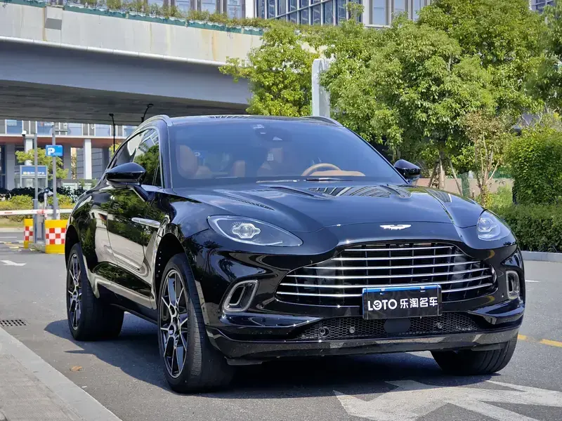 2020 Aston Martin DBX с пробегом 29 000 км