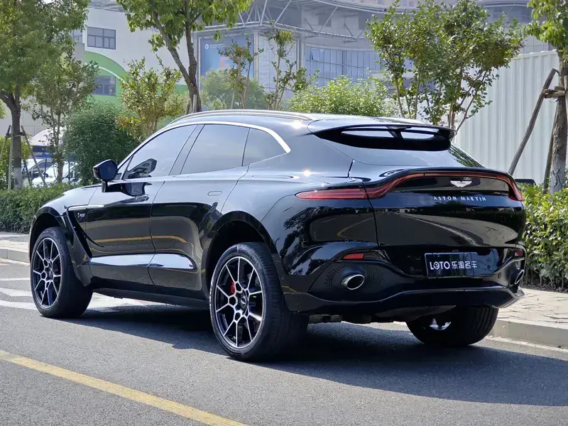 2020 Aston Martin DBX с пробегом 29 000 км