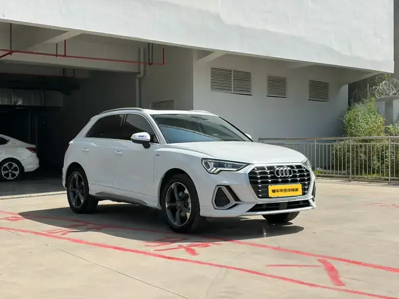 2020 Audi Q3 с пробегом 50 000 км
