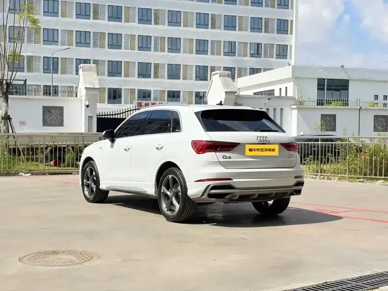 2020 Audi Q3 с пробегом 50 000 км