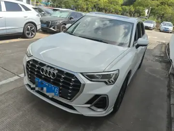 2021 Audi Q3 с пробегом 103 000 км