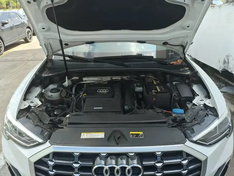 2021 Audi Q3 с пробегом 103 000 км