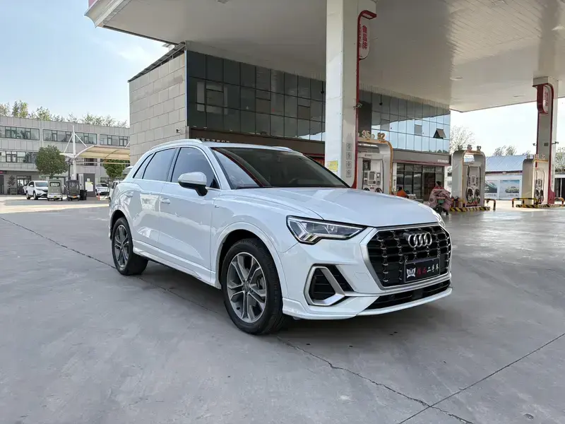 2020 Audi Q3 с пробегом 49 000 км