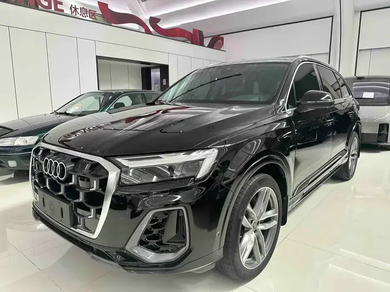 2025 Audi Q7 с пробегом 16 500 км