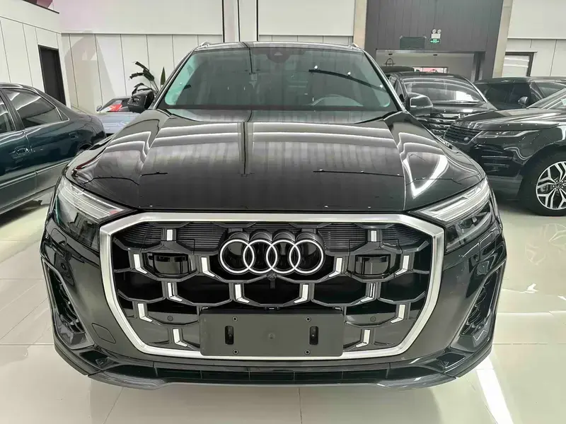 2025 Audi Q7 с пробегом 16 500 км