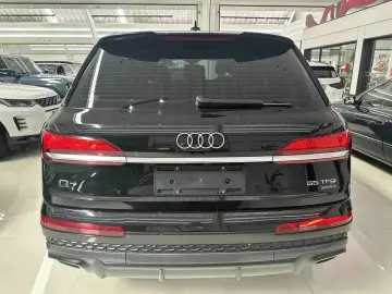 2025 Audi Q7 с пробегом 16 500 км