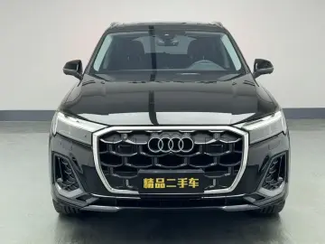 2025 Audi Q7 с пробегом 26 000 км