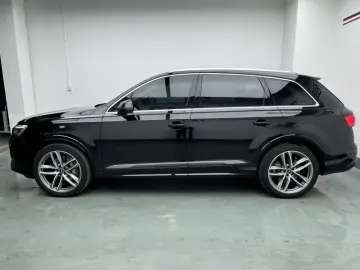 2025 Audi Q7 с пробегом 26 000 км