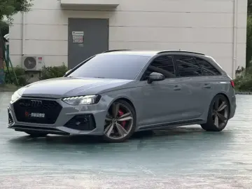 2022 Audi RS 4 с пробегом 35 000 км