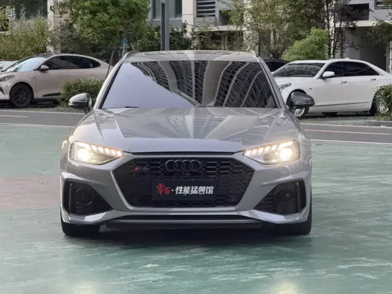 2022 Audi RS 4 с пробегом 35 000 км